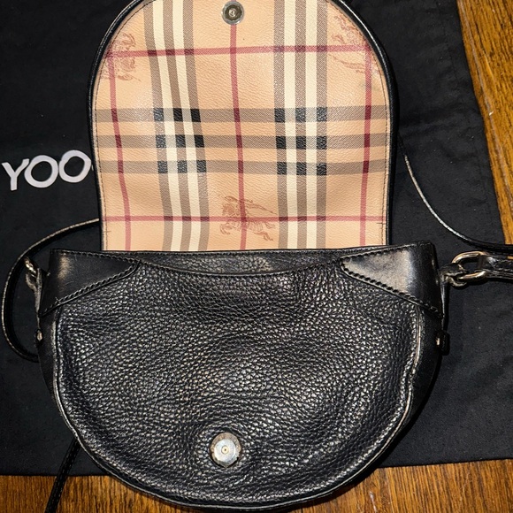 Burberry Crossbody Bag - Picture 5 of 8